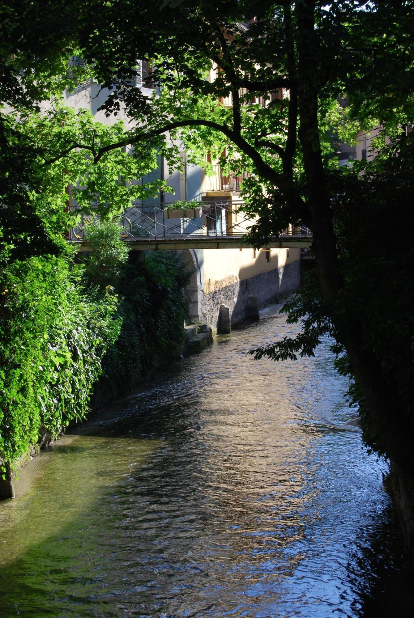 Hotel Des Alpes Annecy Bagian luar foto